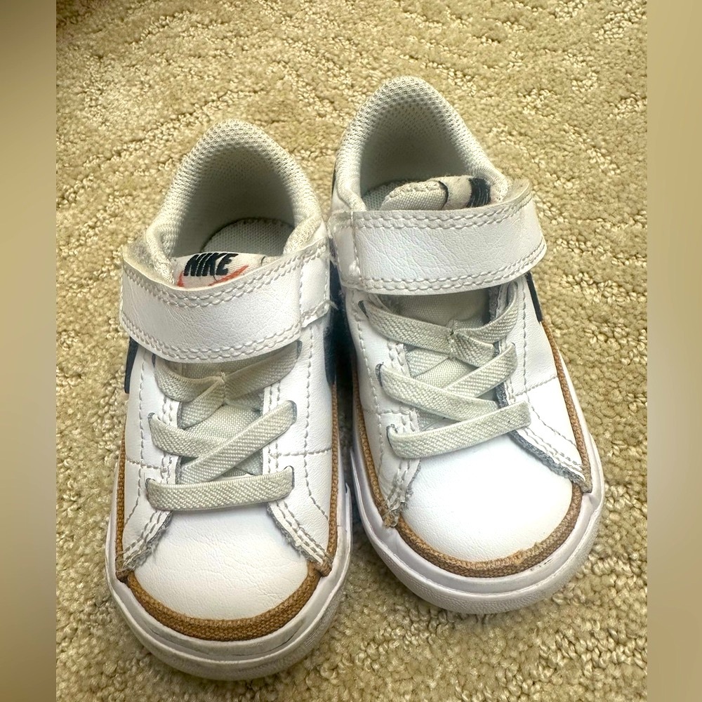 Nike White and Brown Velcro Sneakers